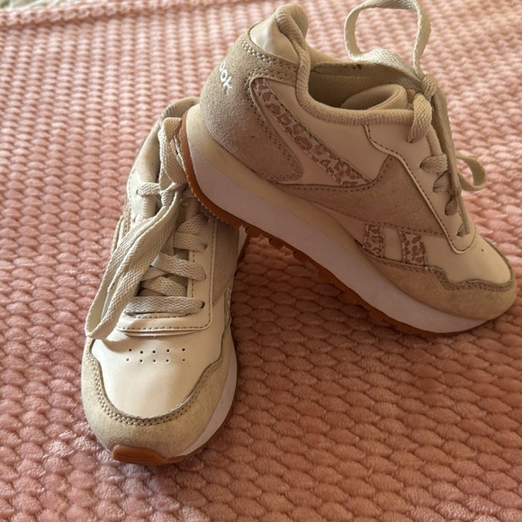 Girls sneakers - Picture 2 of 7